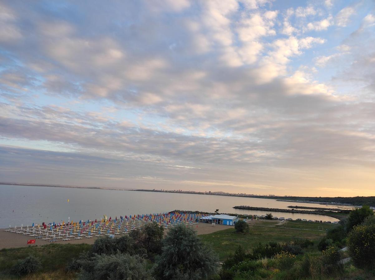 Прекрасен Апартамент С Изглед Към Морето Сарафово 2 Burgas City Eksteriør billede